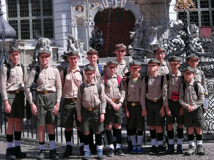 39188386_2425191787496740_2411333380302962688_n